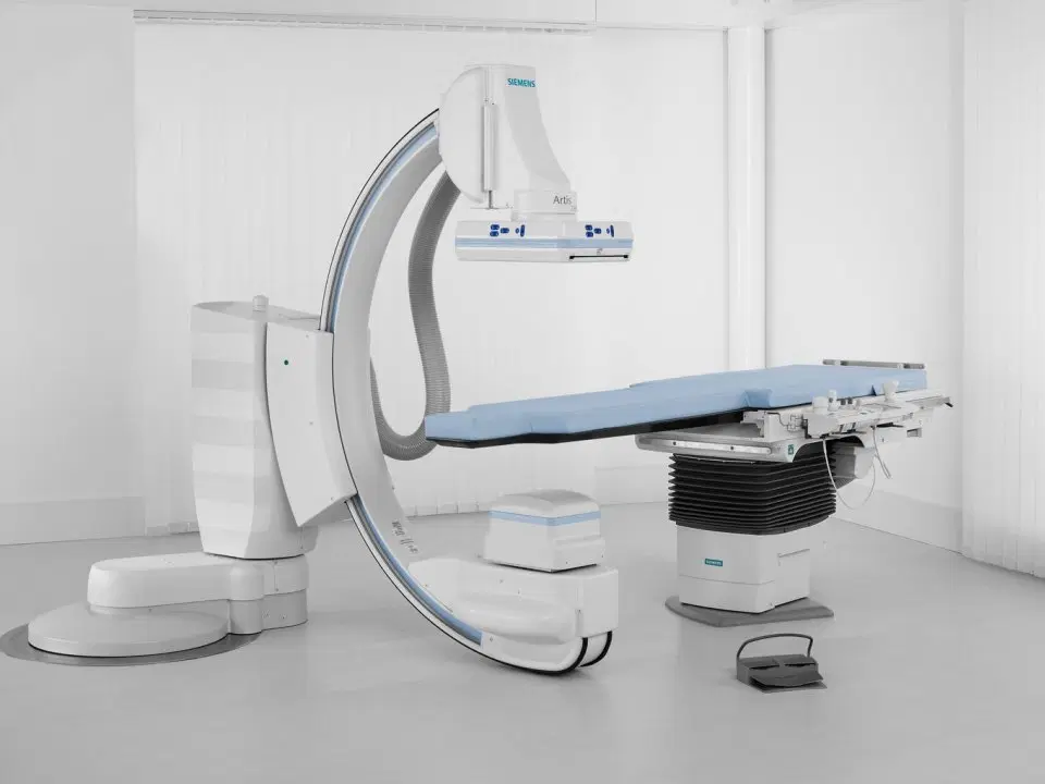 Artis zee with PURE - Medical Grade Professional (Healthcare)